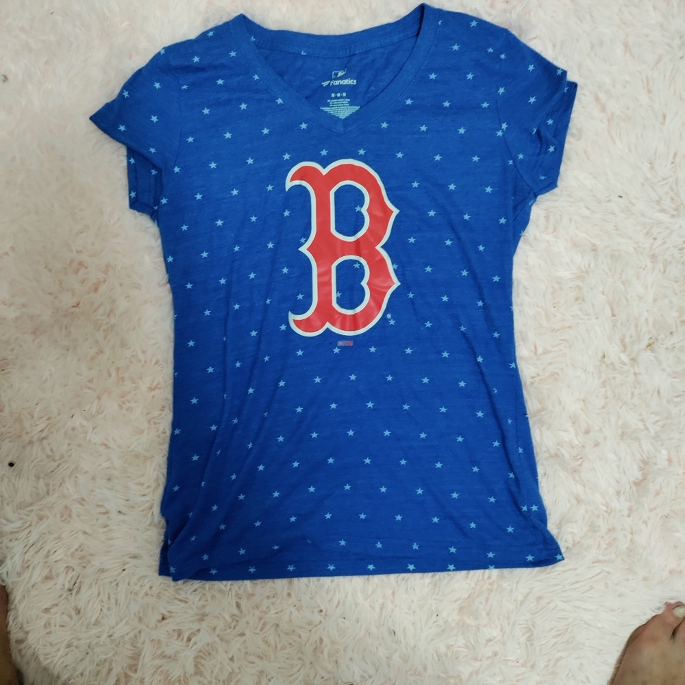 💸LAST CHANCE- BOSTON RED SOX MLB Baseball fan VNeck women's Tshirt. sz.M